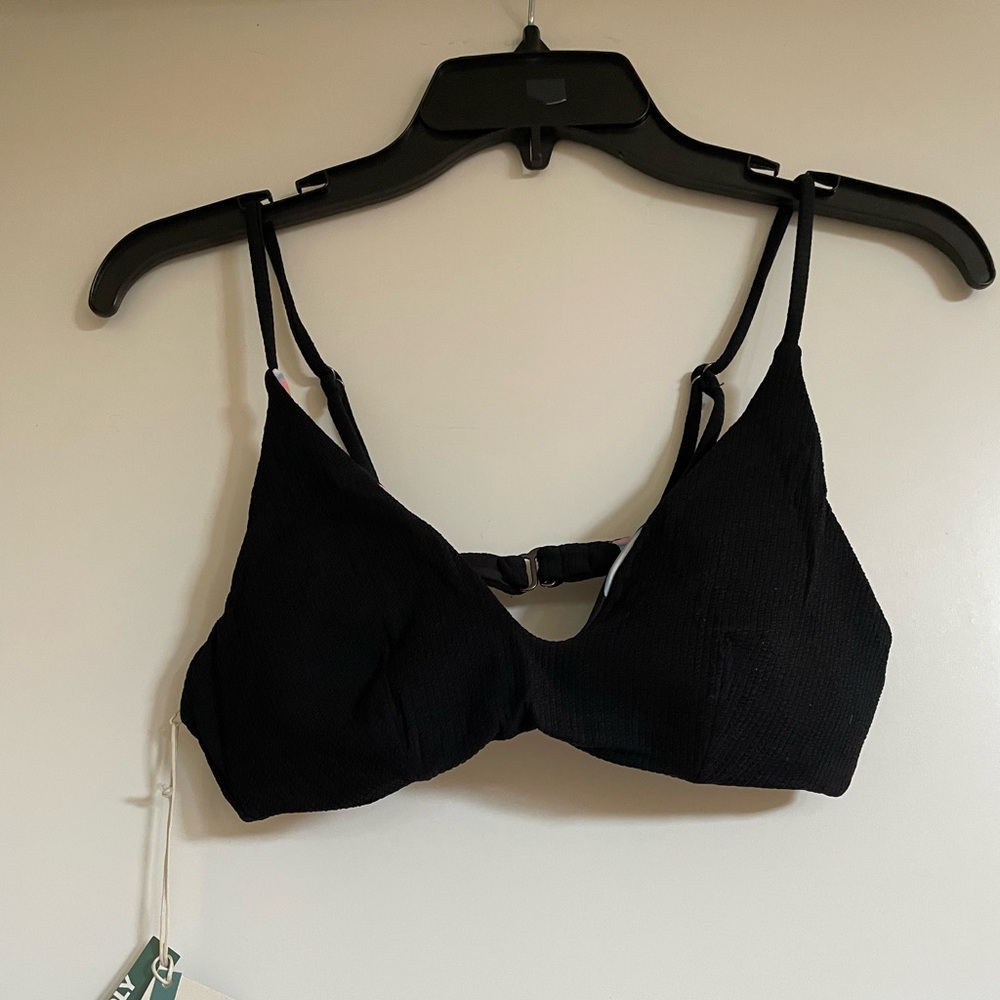 BNWT Maaji bikini top reversible L